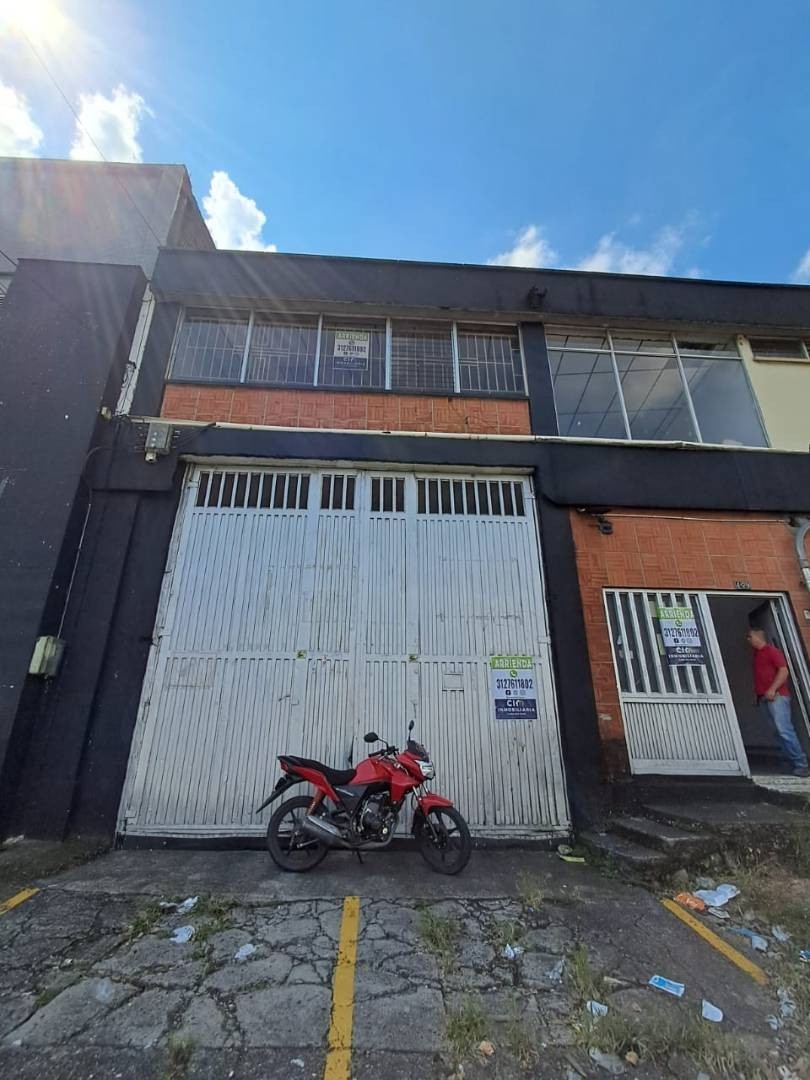 Bodega en Arriendo - Carrera 9, Alfonso Lopez, 1400,002 m² — CREBI