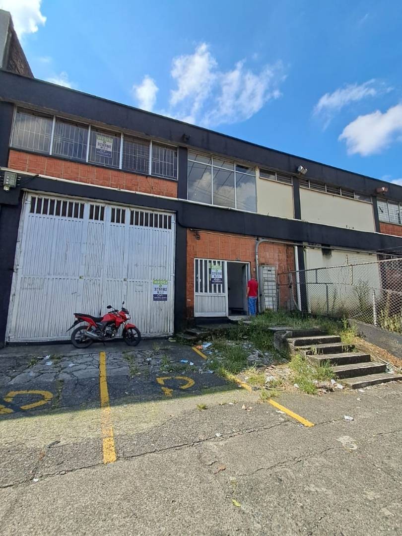 Bodega en Arriendo - Carrera 9, Alfonso Lopez, 1400,002 m² (foto 2) — CREBI