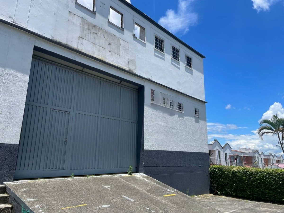 Bodega en Arriendo - Carrera 5, Comuna del Café, 730,002 m² (foto 2) — CREBI