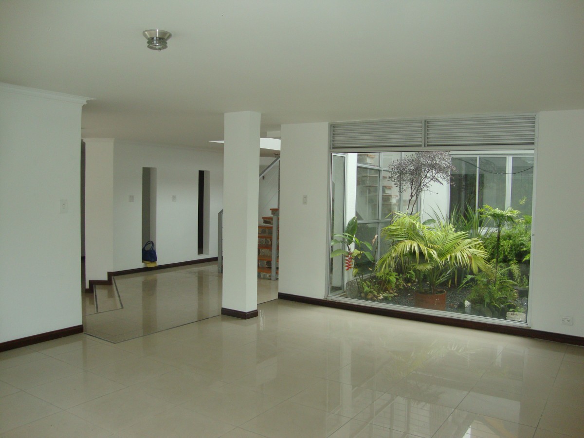 Oficina  en Arriendo - Avenida Circunvalar, Los Alpes, 380,002 m² (foto 2) — CREBI