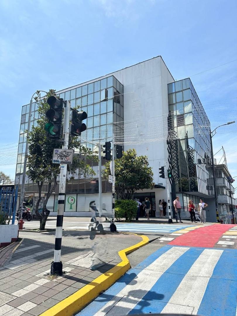 Edificio en Arriendo - Plaza de Bolivar, Sector Plaza de Bolivar, 3016,002 m² (foto 2) — CREBI