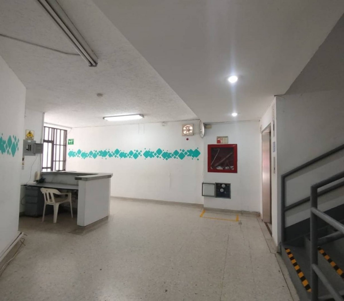 Edificio en Arriendo - Plaza de Bolivar, Sector Plaza de Bolivar, 3016,002 m² (foto 3) — CREBI