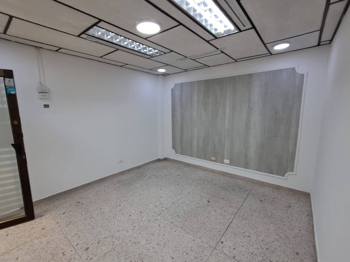 Oficina  en Arriendo - Carrera 6, Sector Plaza de Bolivar, 17,002 m² (foto 4) — CREBI