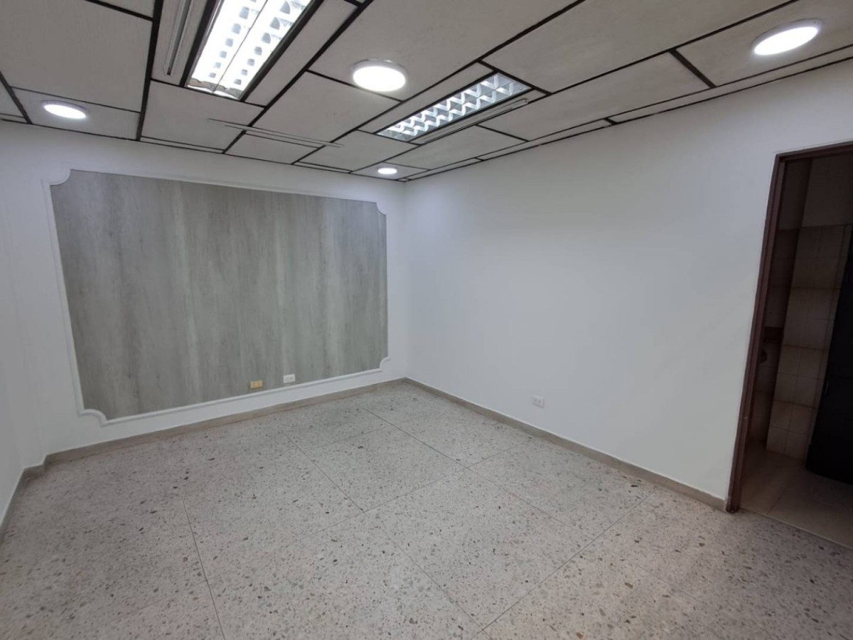 Oficina  en Arriendo - Carrera 6, Sector Plaza de Bolivar, 17,002 m² (foto 5) — CREBI