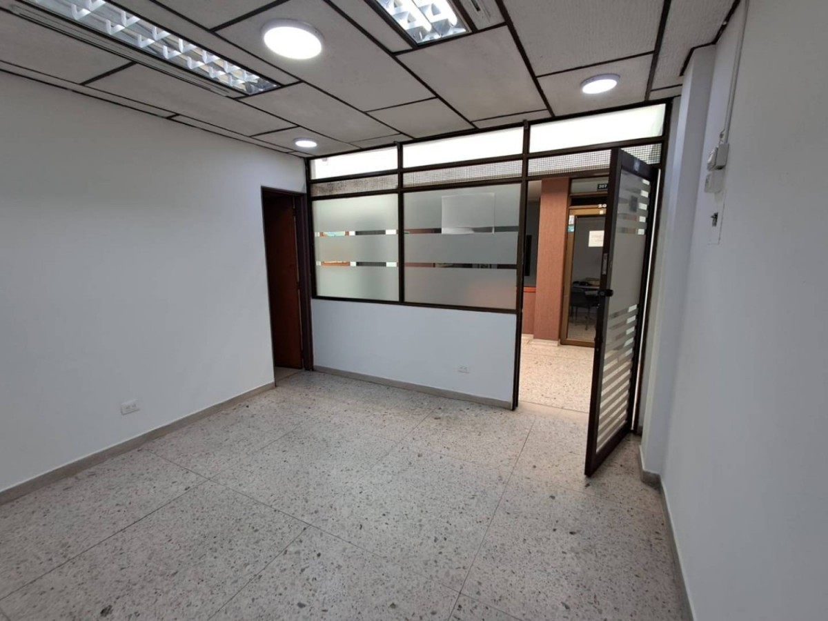 Oficina  en Arriendo - Carrera 6, Sector Plaza de Bolivar, 17,002 m² (foto 6) — CREBI