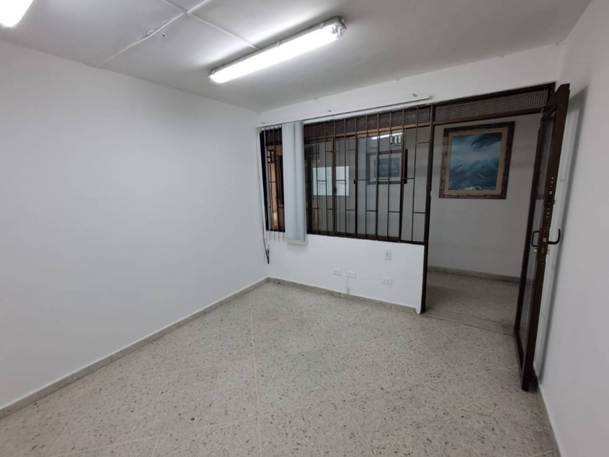 Oficina  en Arriendo - Carrera 6, Sector Plaza de Bolivar, 15,002 m² (foto 3) — CREBI