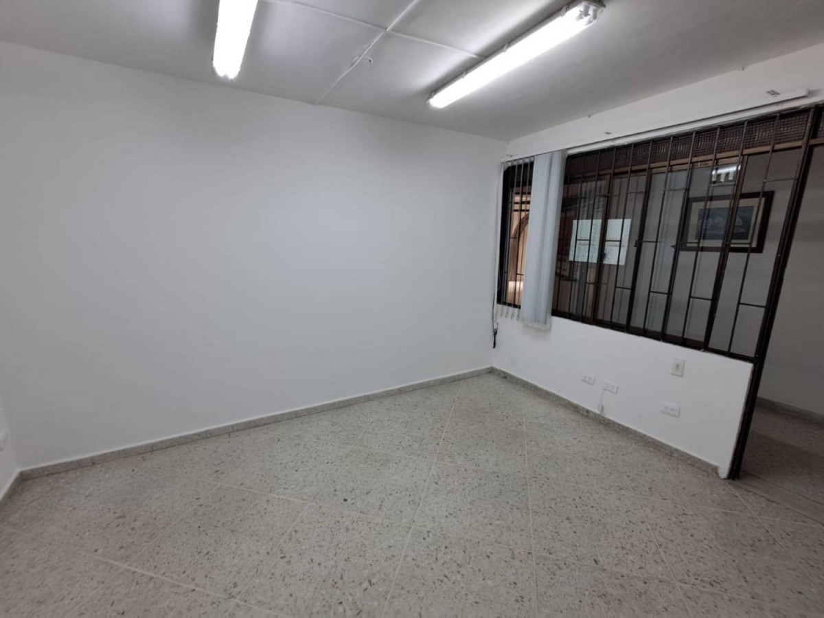 Oficina  en Arriendo - Carrera 6, Sector Plaza de Bolivar, 15,002 m² (foto 4) — CREBI