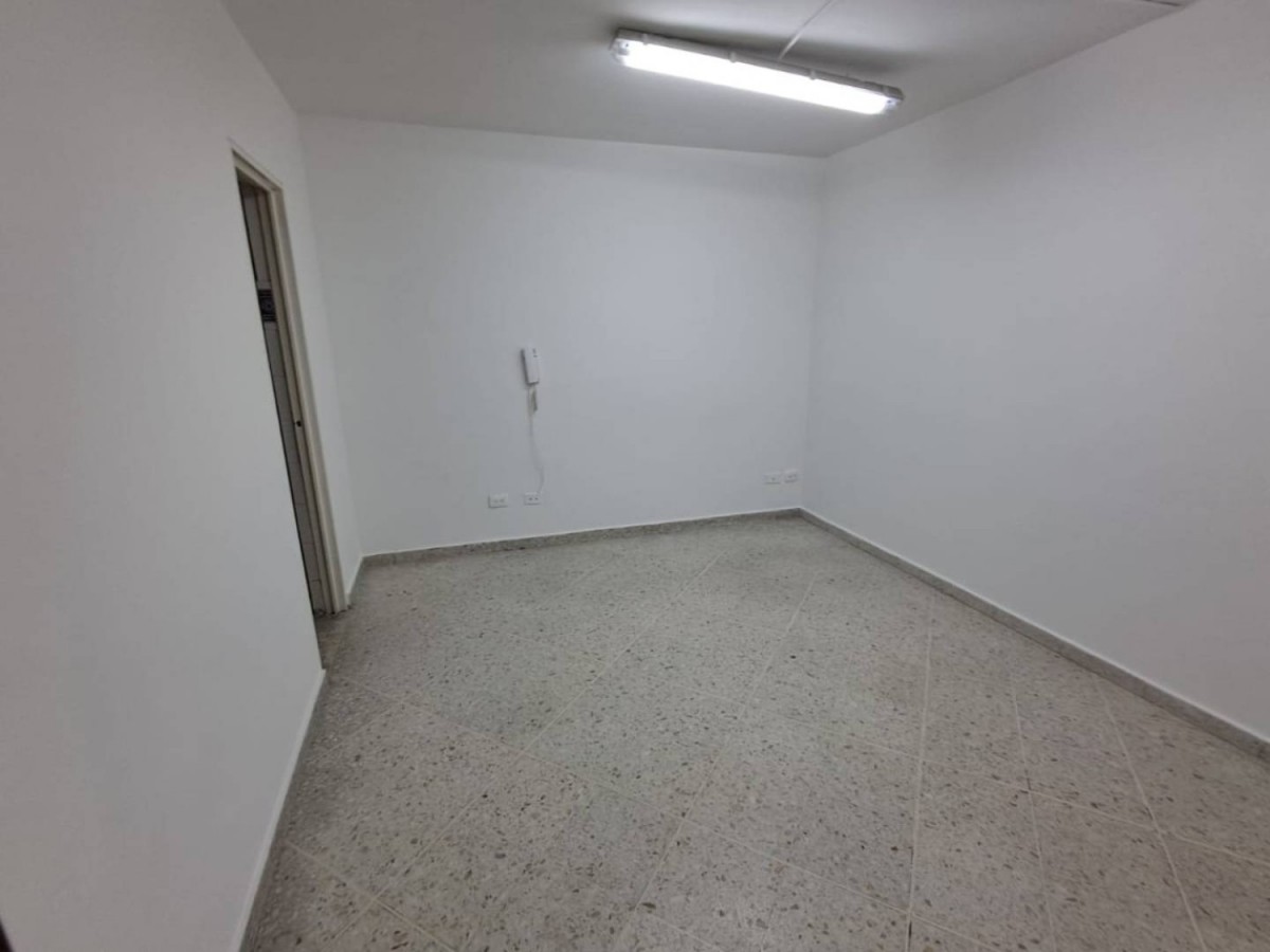 Oficina  en Arriendo - Carrera 6, Sector Plaza de Bolivar, 15,002 m² (foto 8) — CREBI