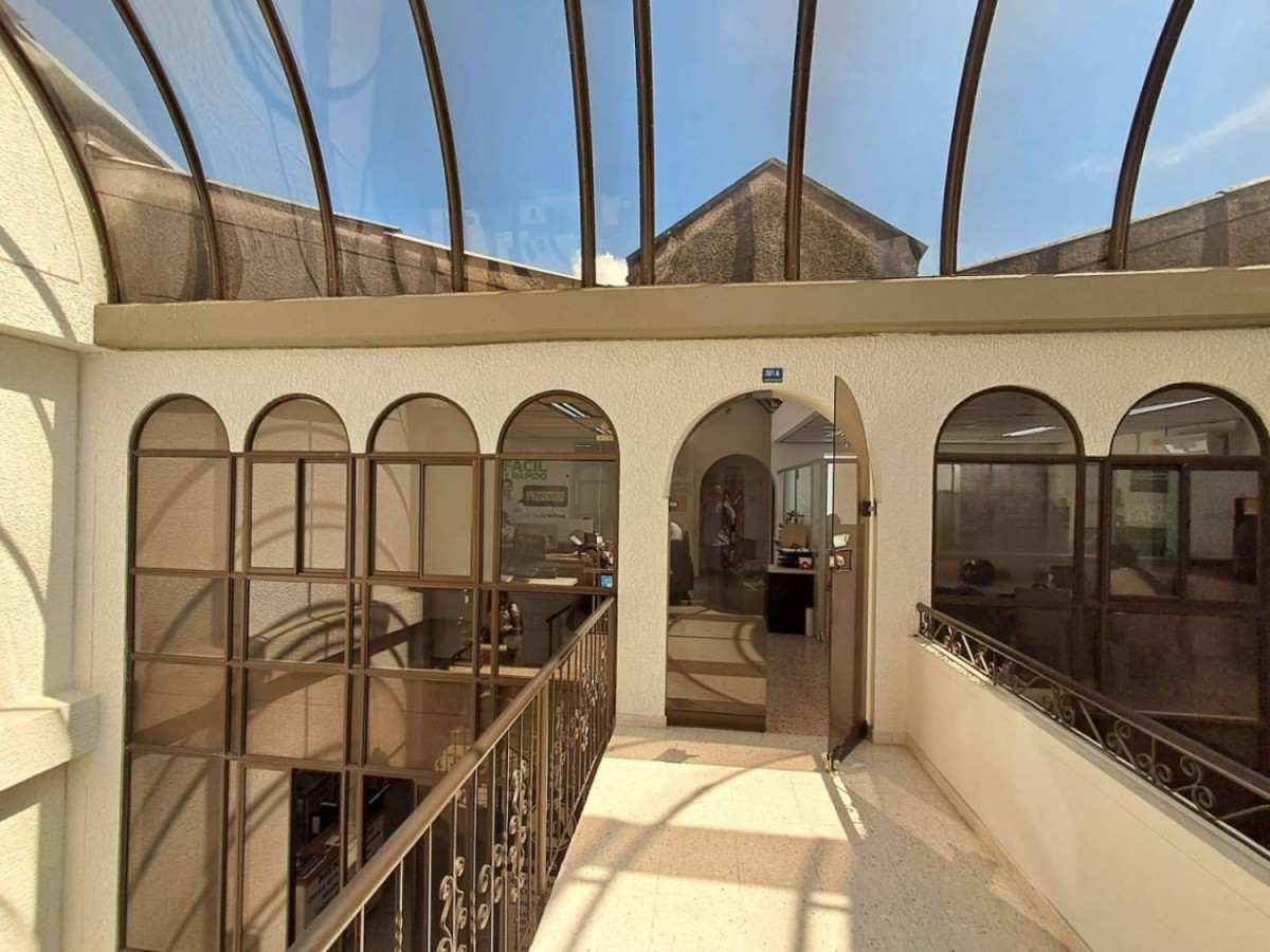 Oficina  en Arriendo - Carrera 6, Sector Plaza de Bolivar, 80,002 m² (foto 2) — CREBI