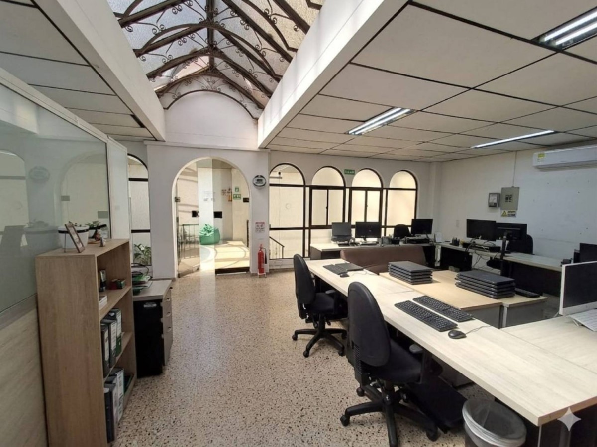 Oficina  en Arriendo - Carrera 6, Sector Plaza de Bolivar, 80,002 m² (foto 4) — CREBI