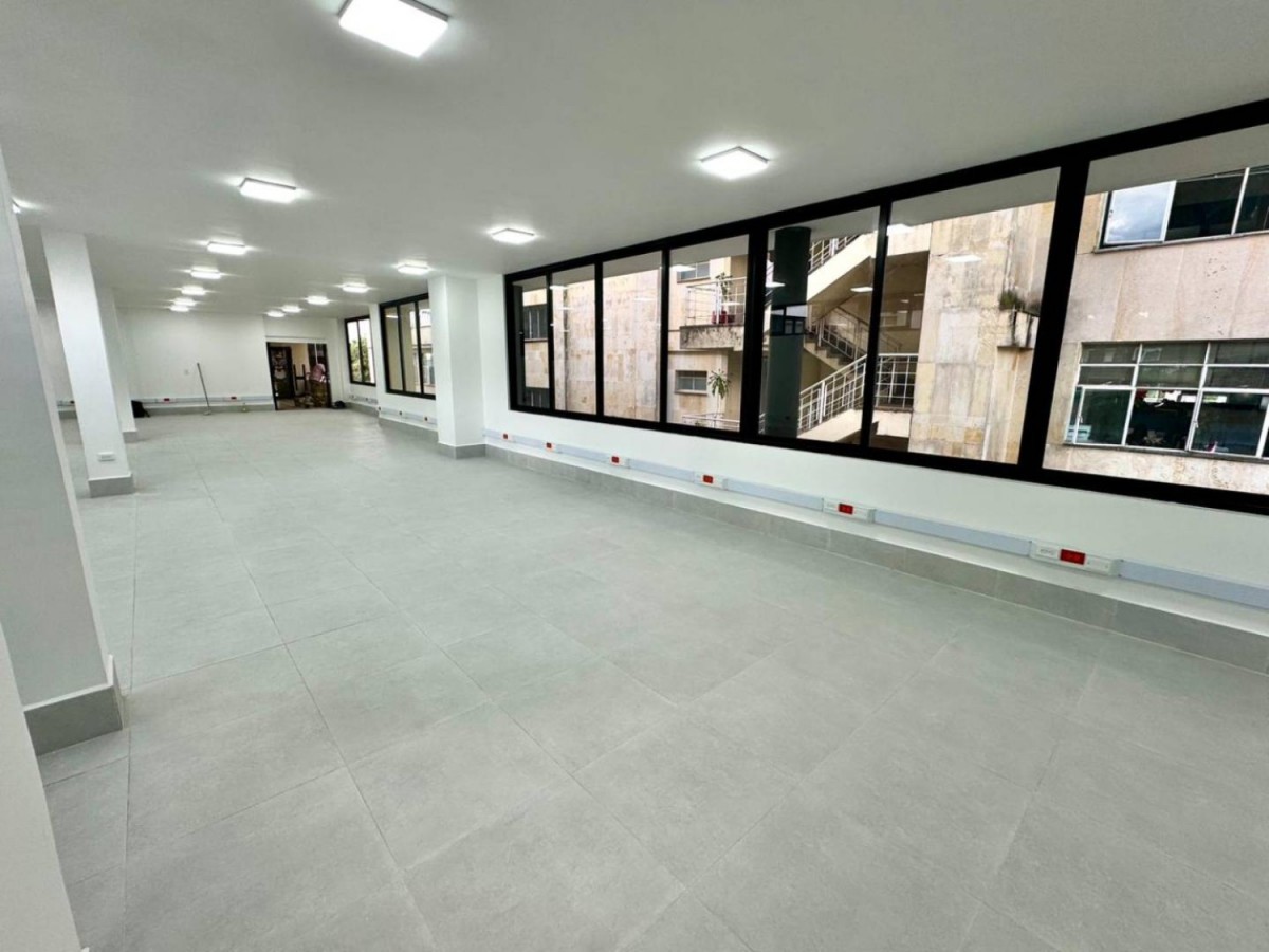 Oficina  en Arriendo - Carrera 7B, Alfonso Lopez, 173,002 m² (foto 7) — CREBI