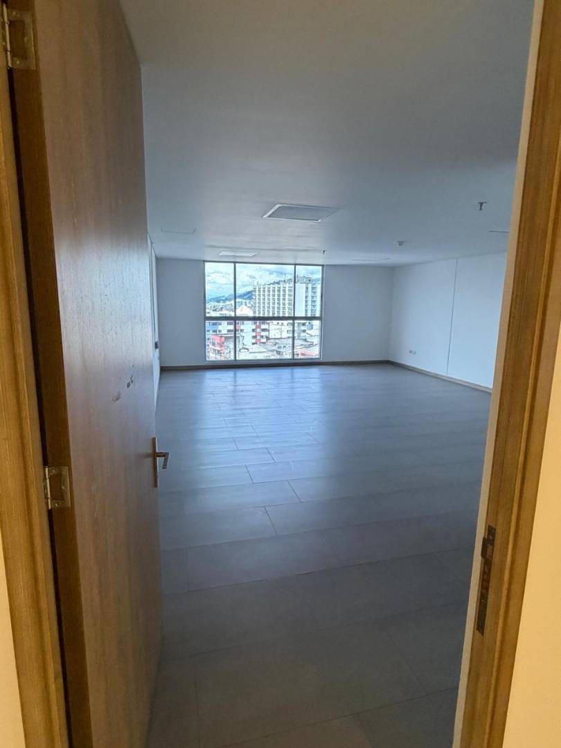 Oficina  en Arriendo - Carrera 12, San Jose, 53,002 m² (foto 2) — CREBI
