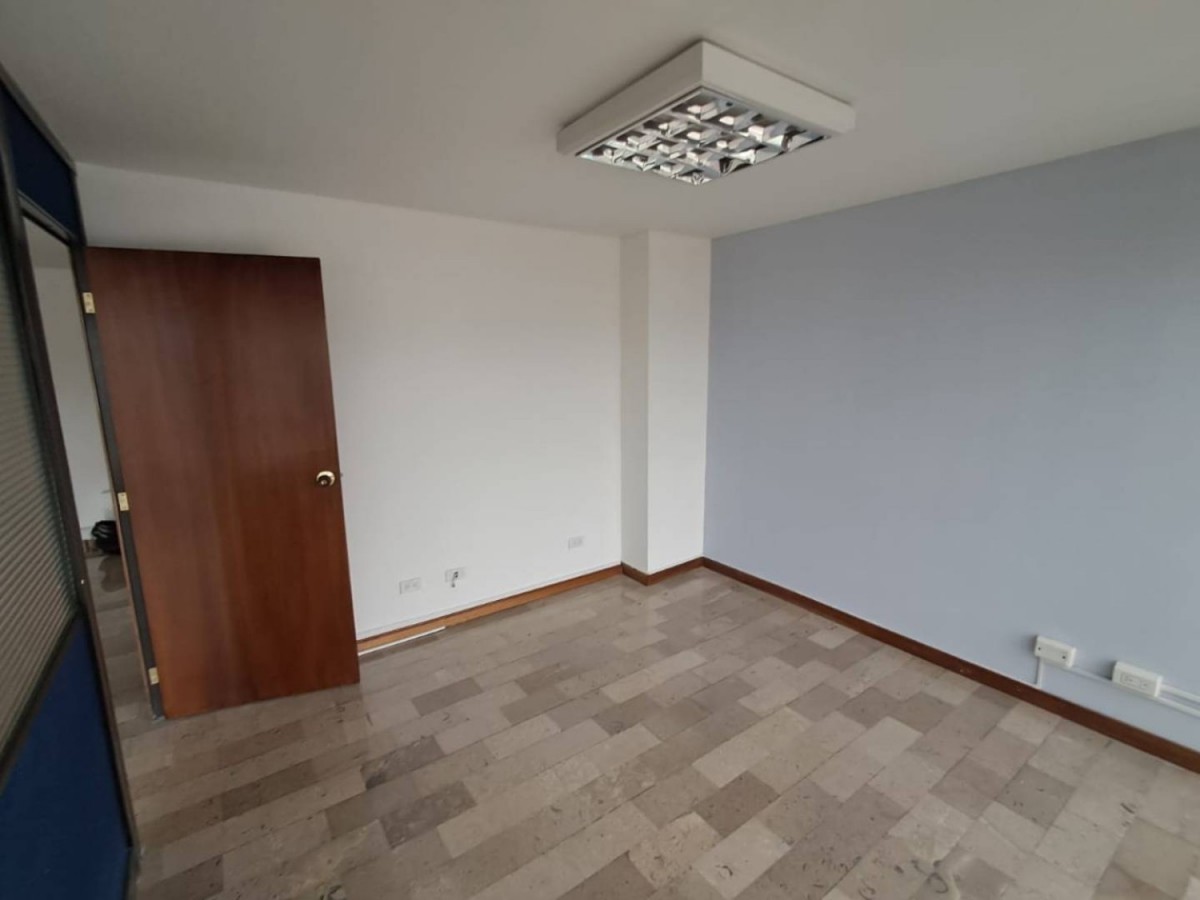 Oficina  en Arriendo - Calle 23, Centro, 59,002 m² (foto 10) — CREBI