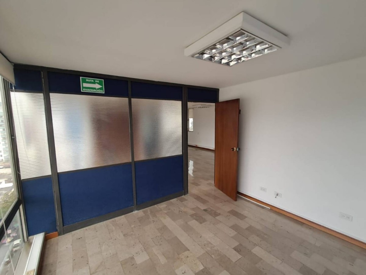 Oficina  en Arriendo - Calle 23, Centro, 59,002 m² (foto 6) — CREBI