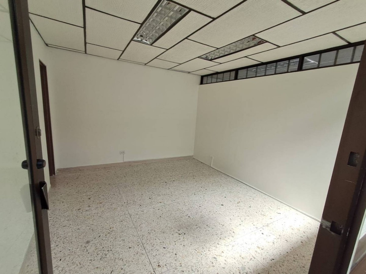Oficina  en Arriendo - Carrera 6, Sector Plaza de Bolivar, 17,002 m² (foto 4) — CREBI