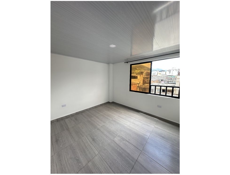 Edificio en Venta - Carrera 9 Bis, La Victoria, 295,39 m² (foto 2) — CREBI