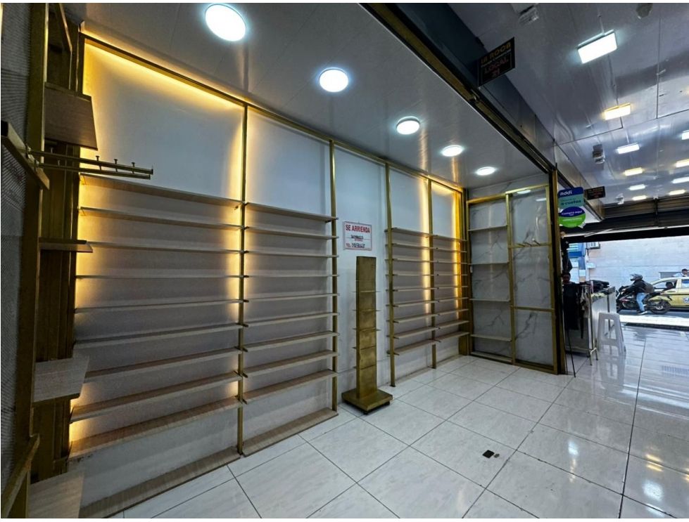 Local en Venta - Calle 18, Sector Galeria Central, 9,0 m² — CREBI