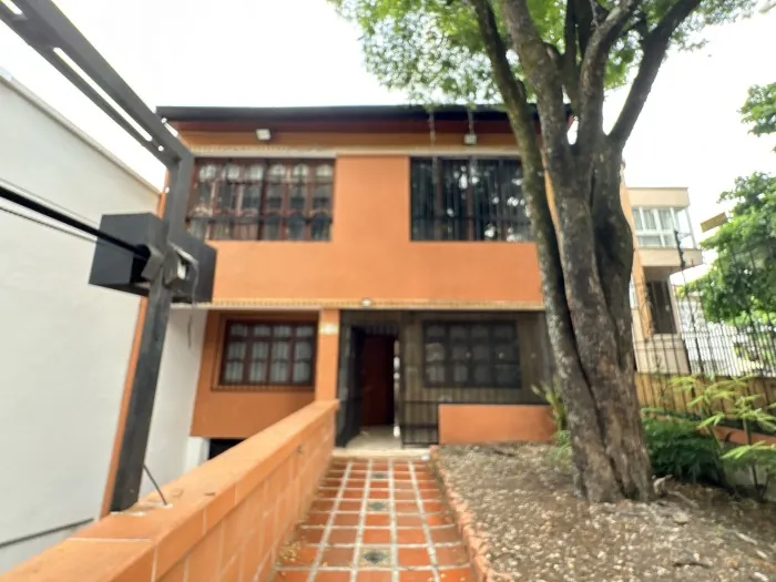 Oficina  en Arriendo - Cali, Viejo San Fernando Carrera 27, 390,0 m² — CREBI