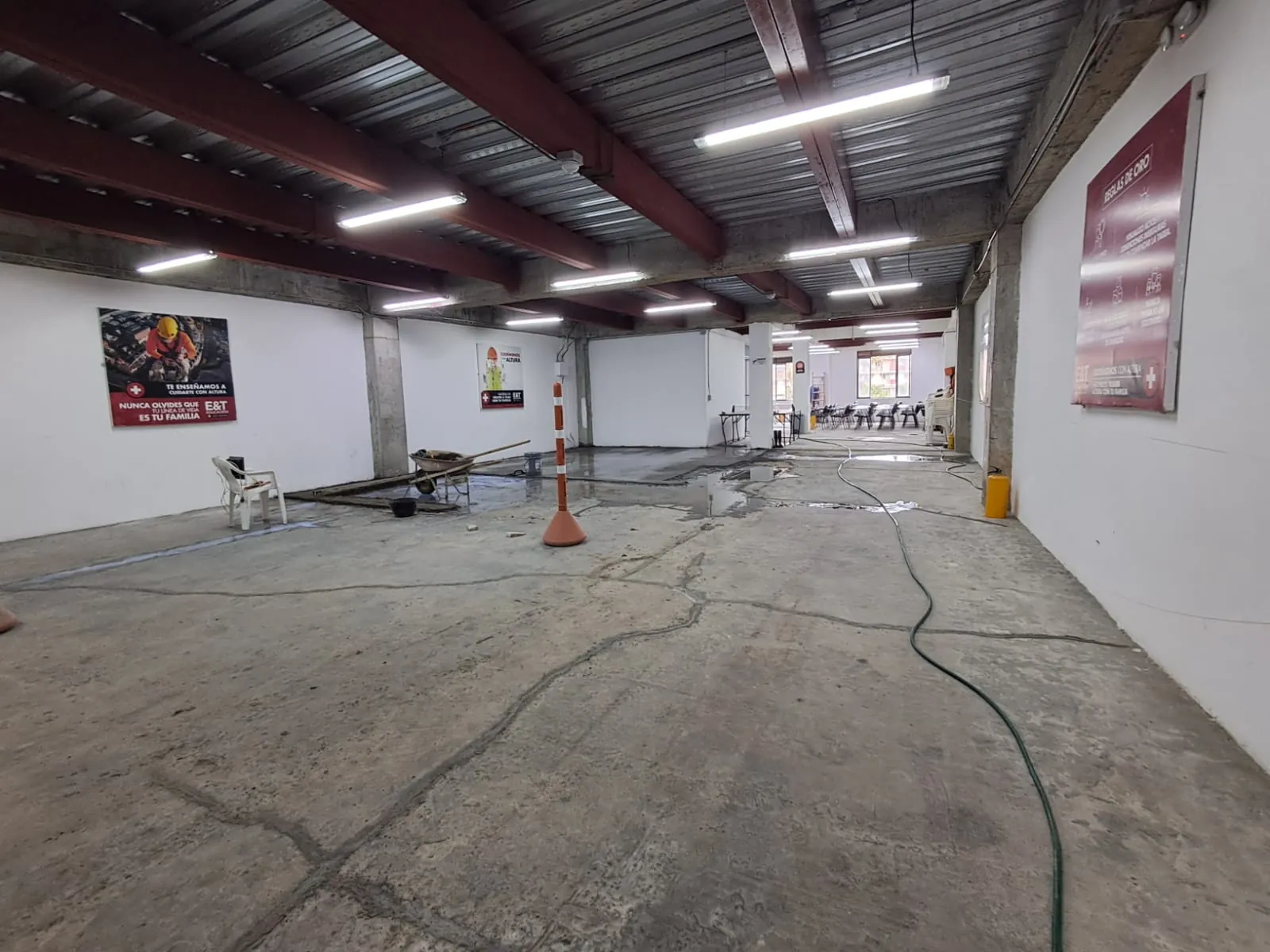 Bodega en Arriendo en Centenario, Pereira, 350,0 m² — CREBI