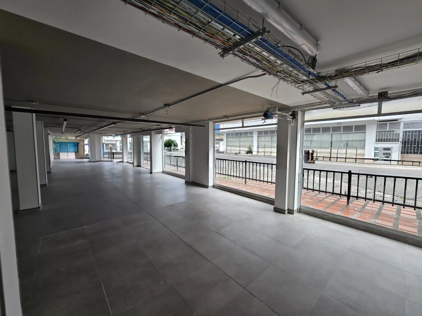 Local en Arriendo en Cuba, Pereira, 156,0 m² — CREBI