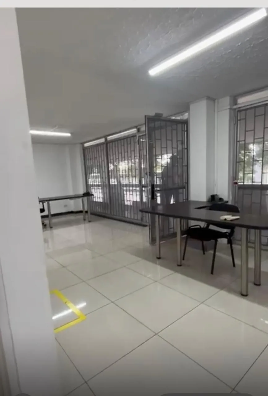 Local en Venta en El Lido, Cali, 23,0 m² — CREBI