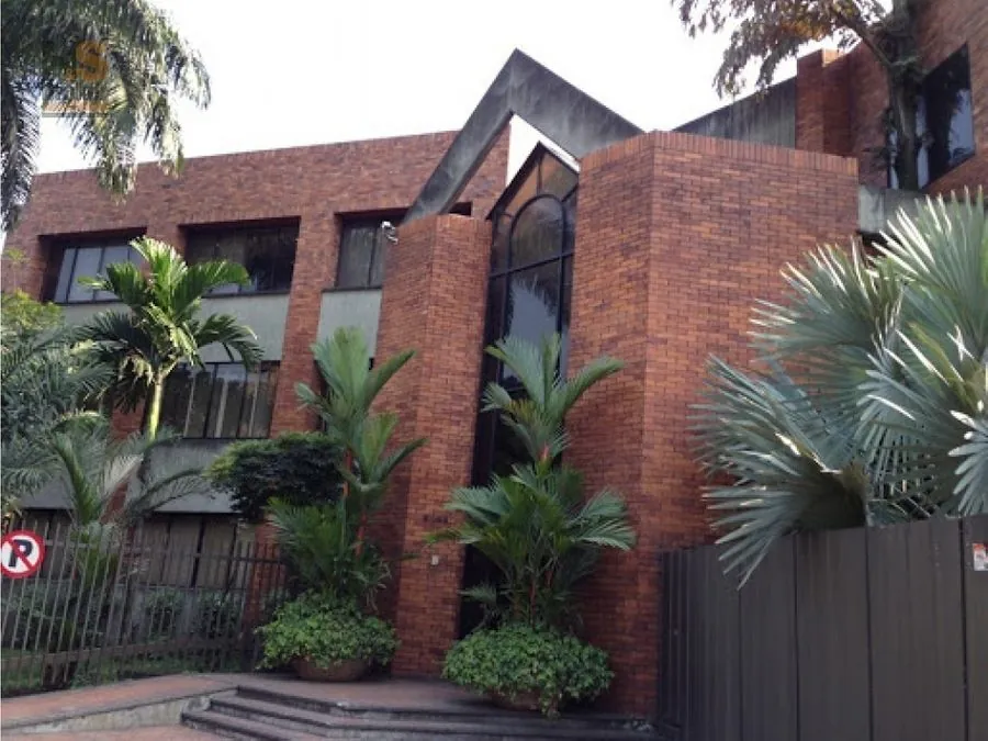 Edificio en Arriendo en Calle 15, Yumbo, 923,0 m² — CREBI