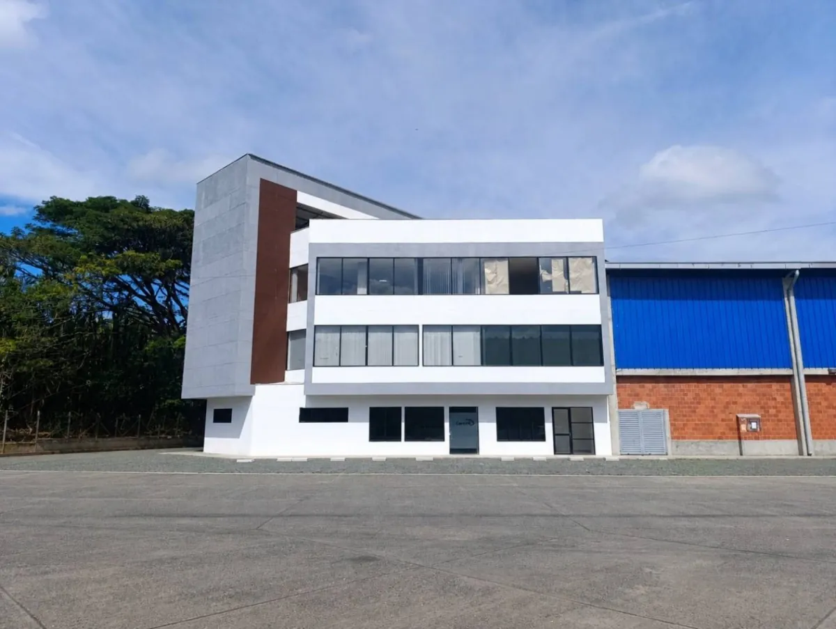 Oficina en Arriendo en Comuna Olímpica, Pereira, 1143,0 m² — CREBI