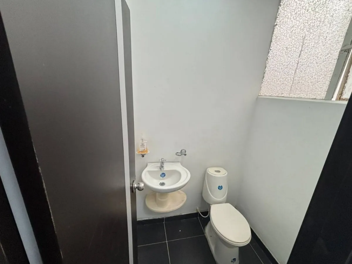 Oficina en Arriendo en Sector Plaza de Bolivar, Pereira, 18,0 m² (foto 6) — CREBI
