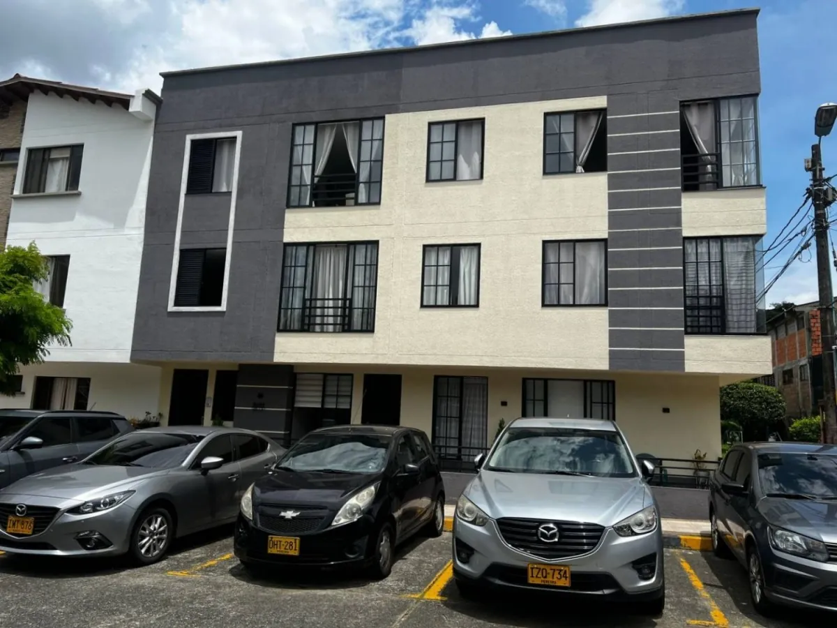 Edificio en Venta en Alfa, Pereira, 399,0 m² — CREBI