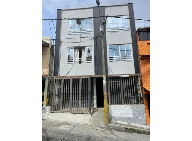 Local en Venta en Popular Modelo, Pereira, 600,0 m² — CREBI