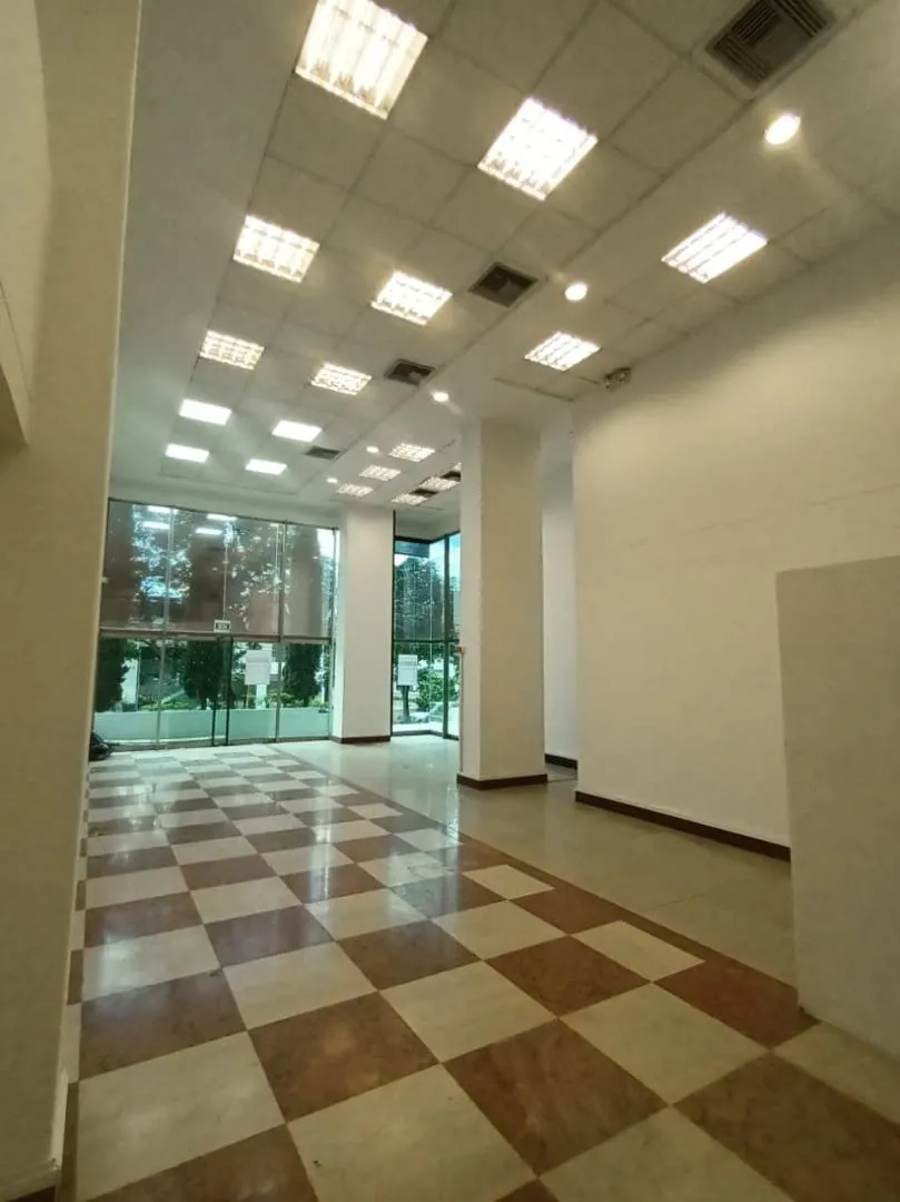 Local en Arriendo en San Jose, Pereira, 263,0 m² — CREBI
