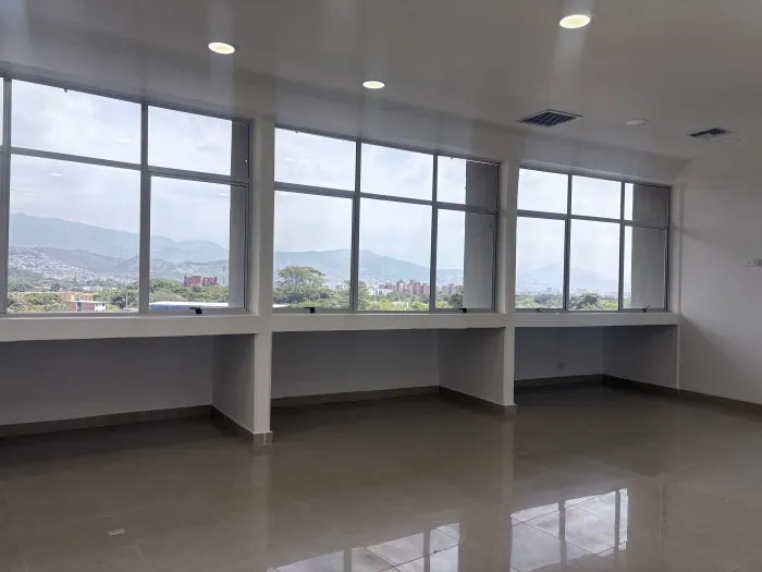 Oficina en Venta en Unicentro Cali, Cali, 45,0 m² — CREBI