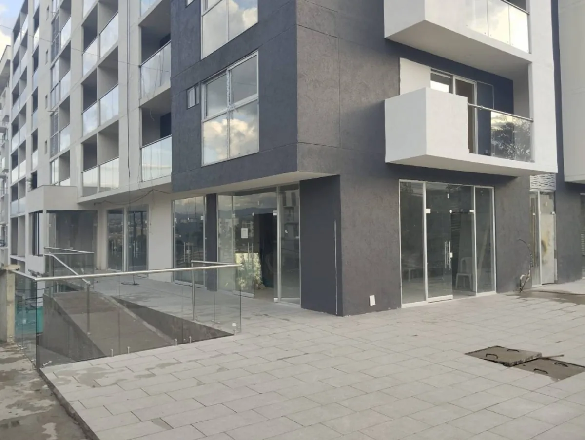 Local en Arriendo en Sector 30 de Agosto, Pereira, 137,0 m² — CREBI