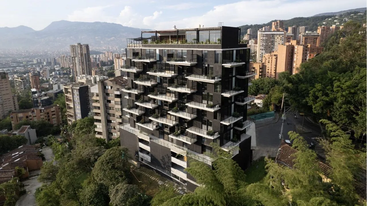Bodega en Arriendo en Los Naranjos, Medellín, 4,0 m² — CREBI