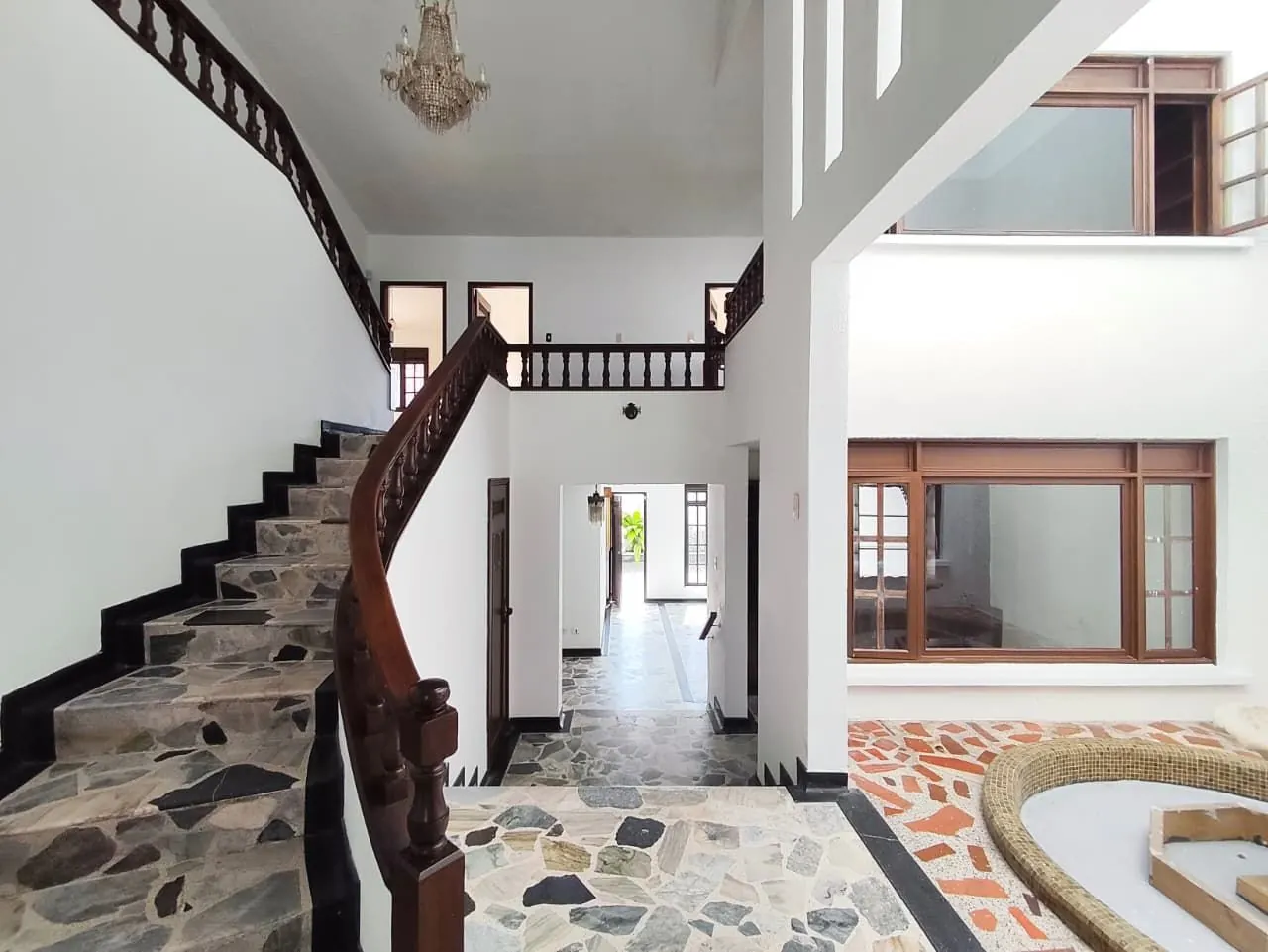 Local en Arriendo en Los Quimbayas, Pereira, 286,0 m² — CREBI