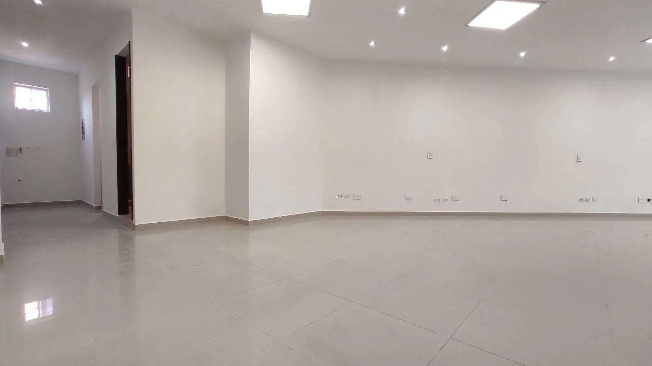 Local en Arriendo en Los Angeles, Pereira, 70,0 m² — CREBI