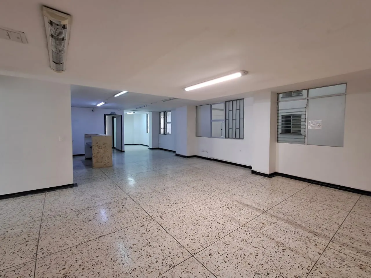 Oficina en Arriendo en Sector Plaza de Bolivar, Pereira, 250,0 m² — CREBI