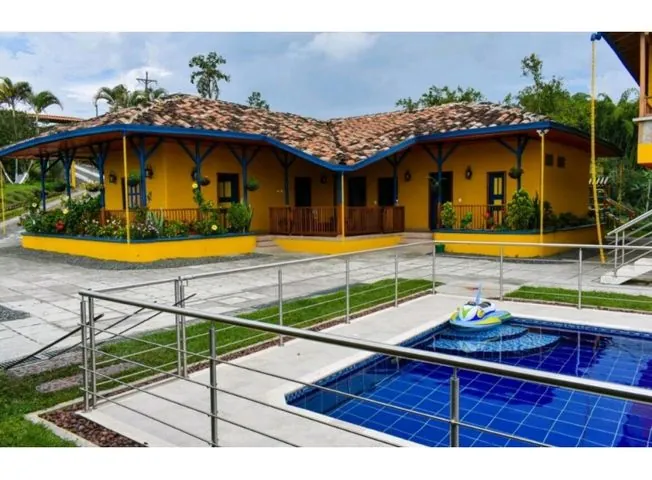 Local en Venta en Tribunas Corcega, Pereira, 84,0 m² — CREBI