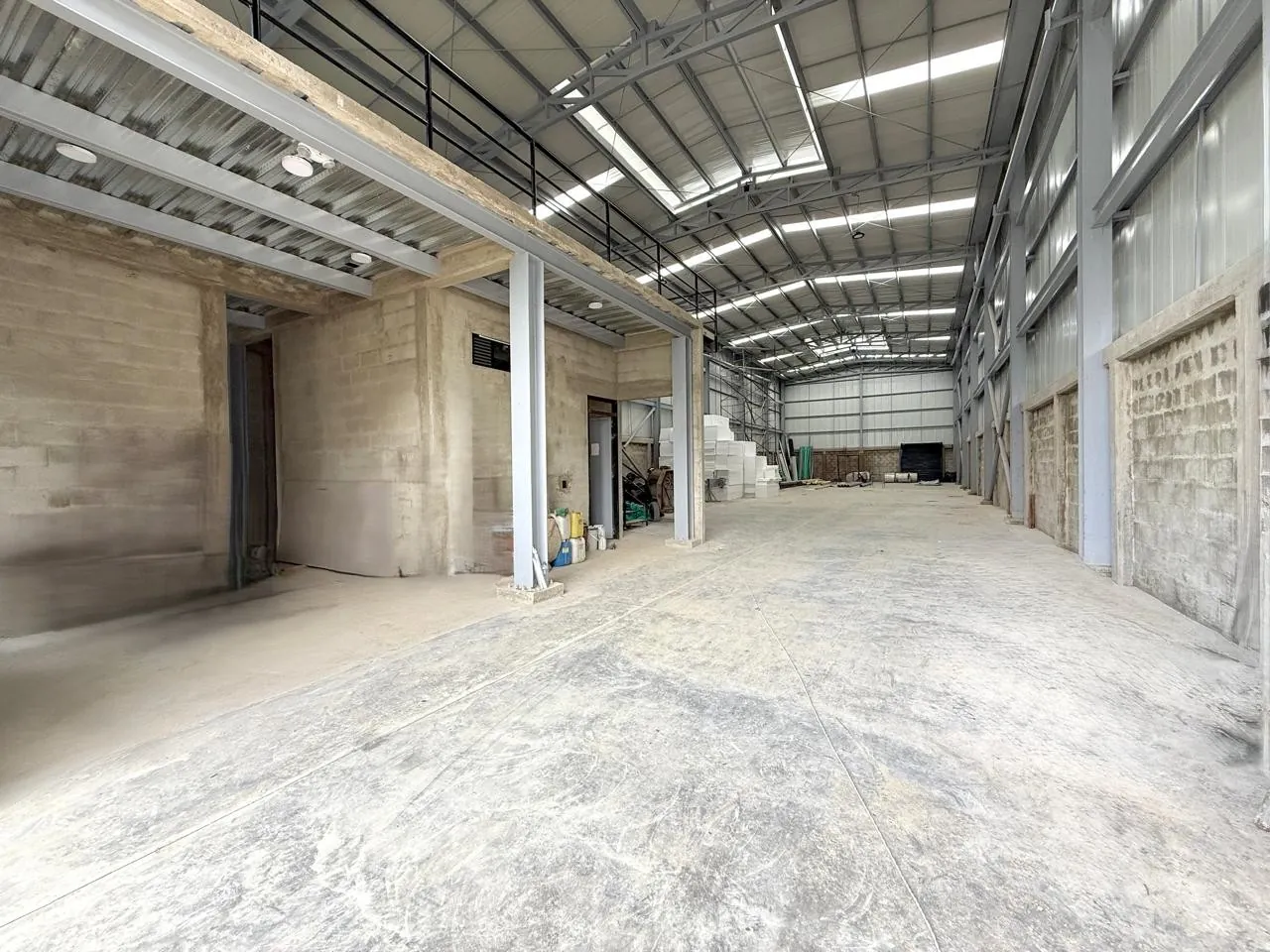 Bodega en Arriendo en Tribunas Corcega, Pereira, 690,0 m² — CREBI