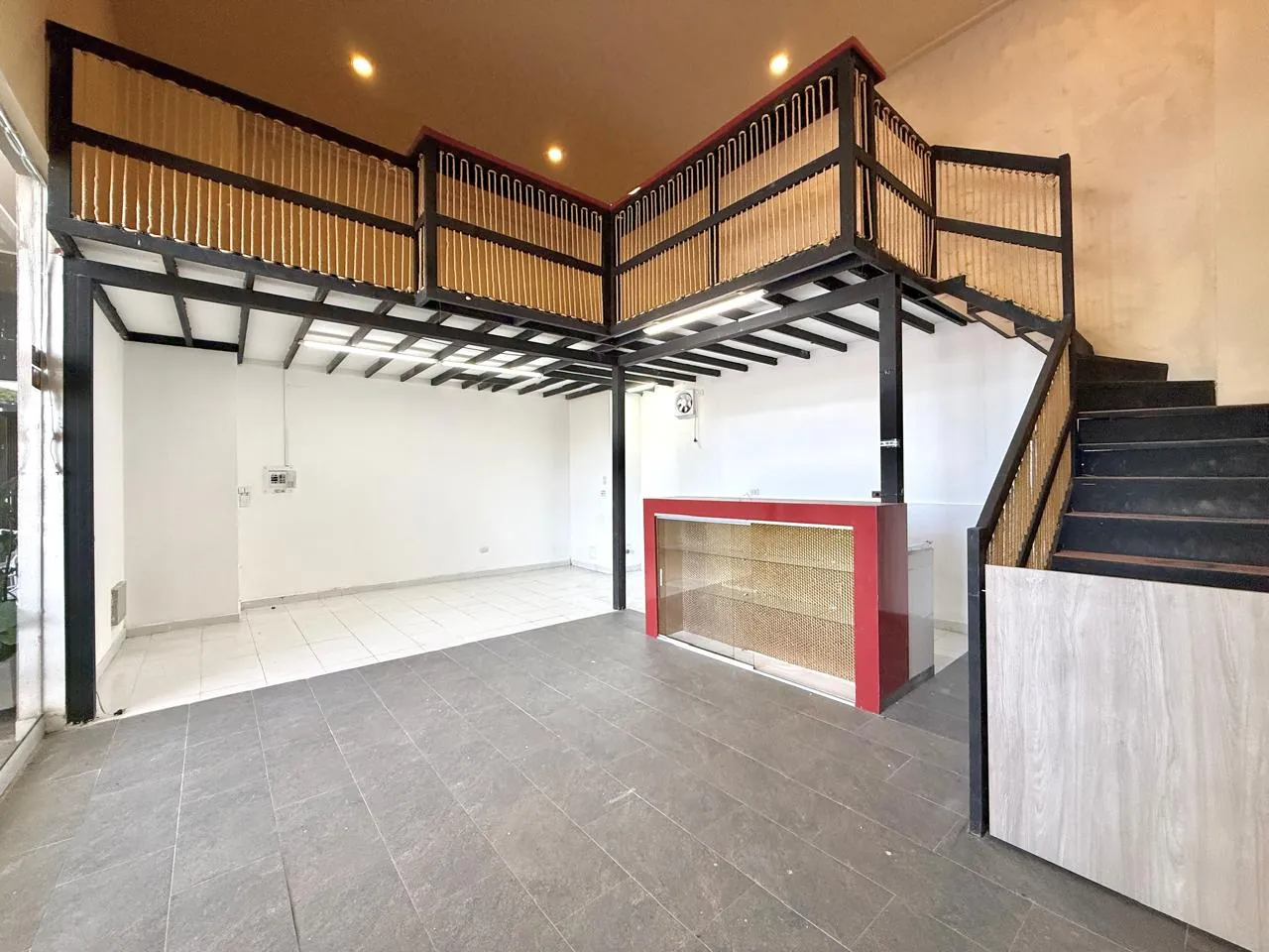 Local en Arriendo en San Jose Sur, Pereira, 43,0 m² — CREBI