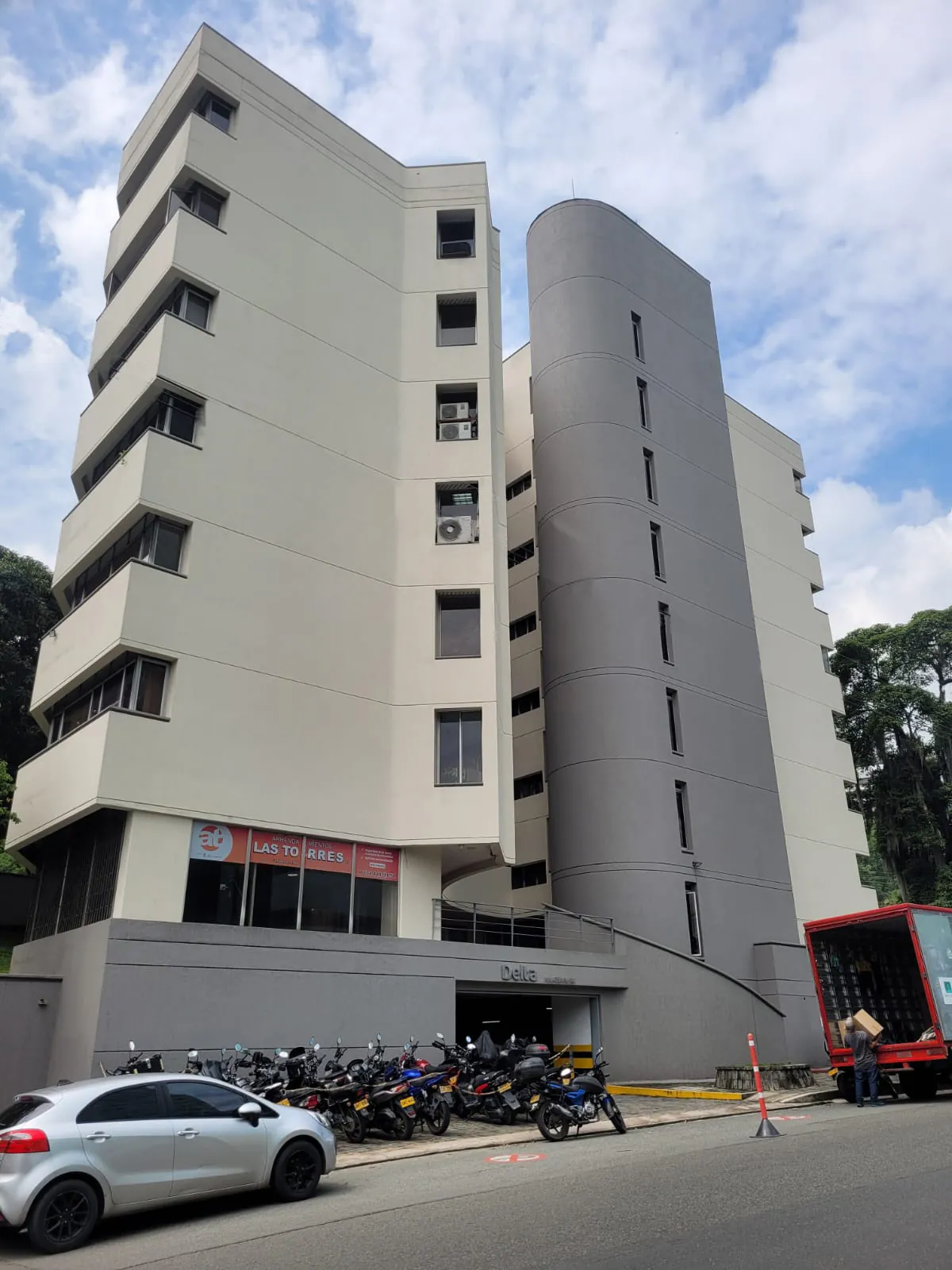 Bodega en Arriendo en Castropol, Medellín, 3,0 m² — CREBI