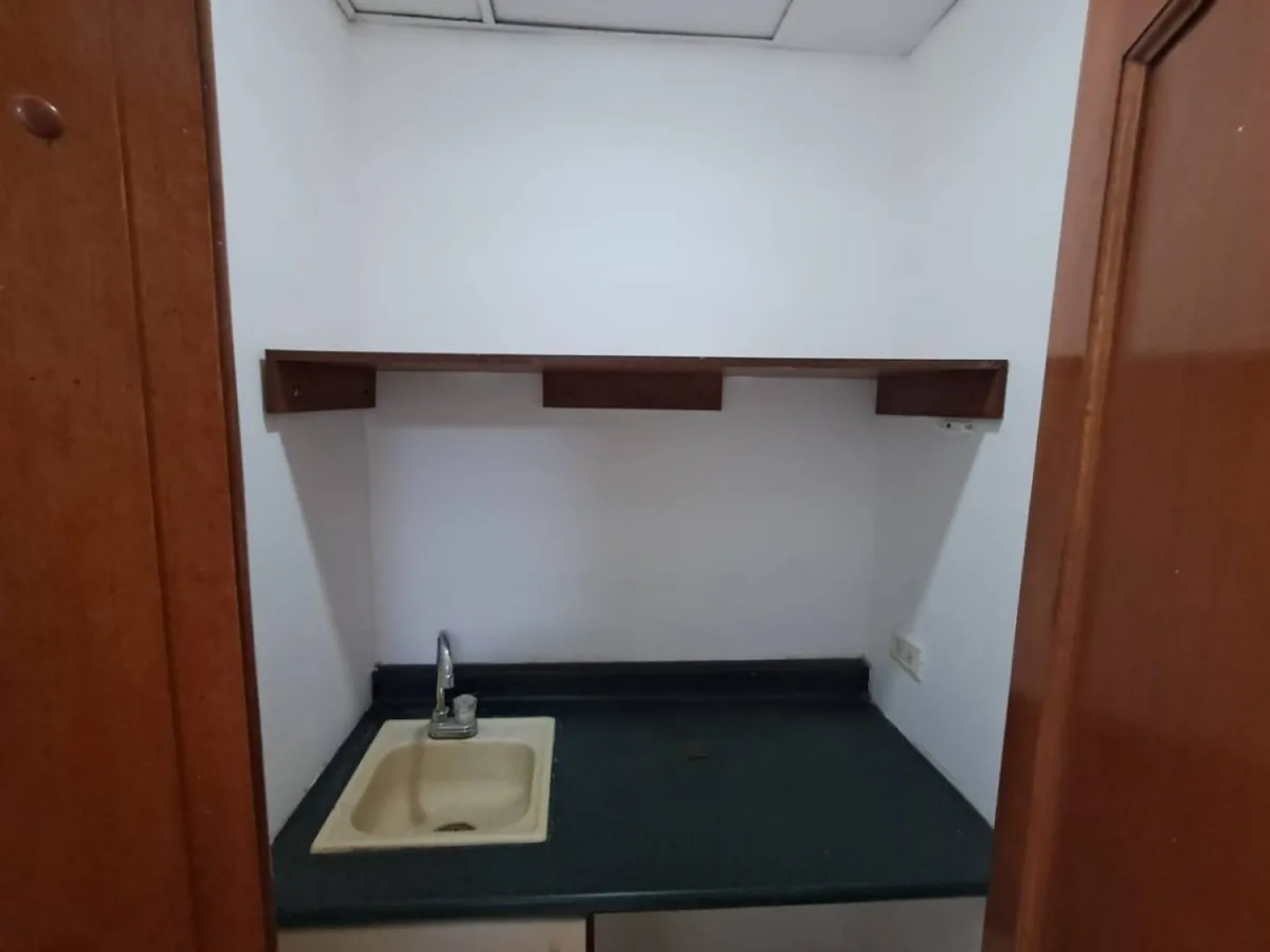 Oficina en Arriendo en Sector Plaza de Bolivar, Pereira, 37,0 m² — CREBI