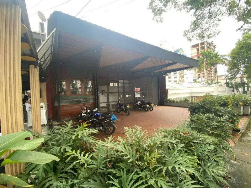 Local en Arriendo en Cambulos, Pereira, 500,0 m² — CREBI