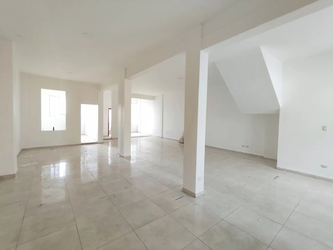 Local en Arriendo en Olaya Herrera, Pereira, 125,0 m² — CREBI