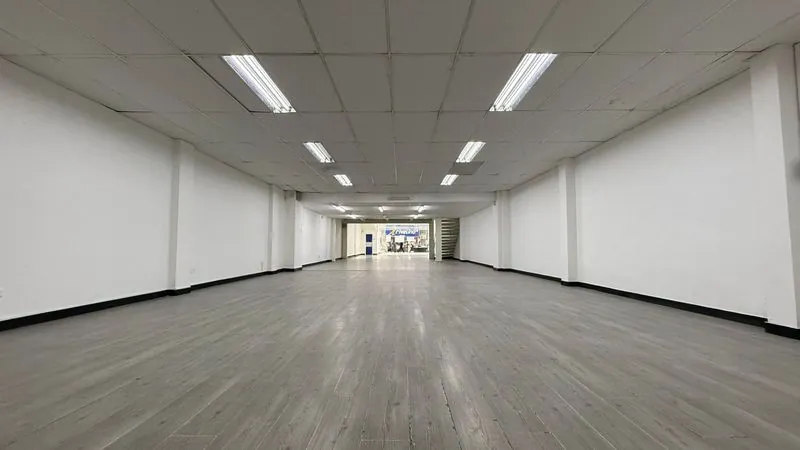Local en Arriendo en Sector Lago Uribe, Pereira, 335,0 m² — CREBI