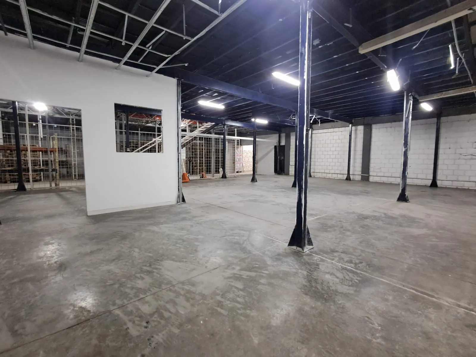 Bodega en Arriendo en Avenida del Pollo, Dosquebradas, 220,0 m² — CREBI