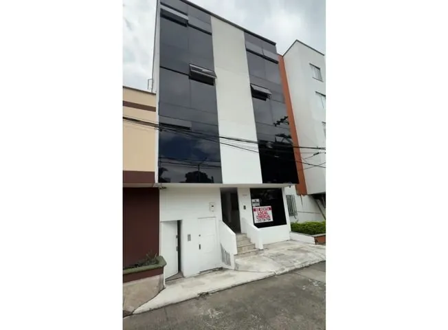 Local en Arriendo en Centenario, Pereira, 150,0 m² — CREBI