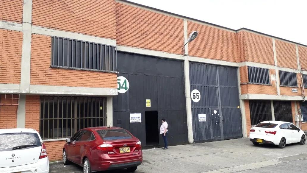 Bodega en Arriendo en Calle 9, Dosquebradas, 580,0 m² — CREBI