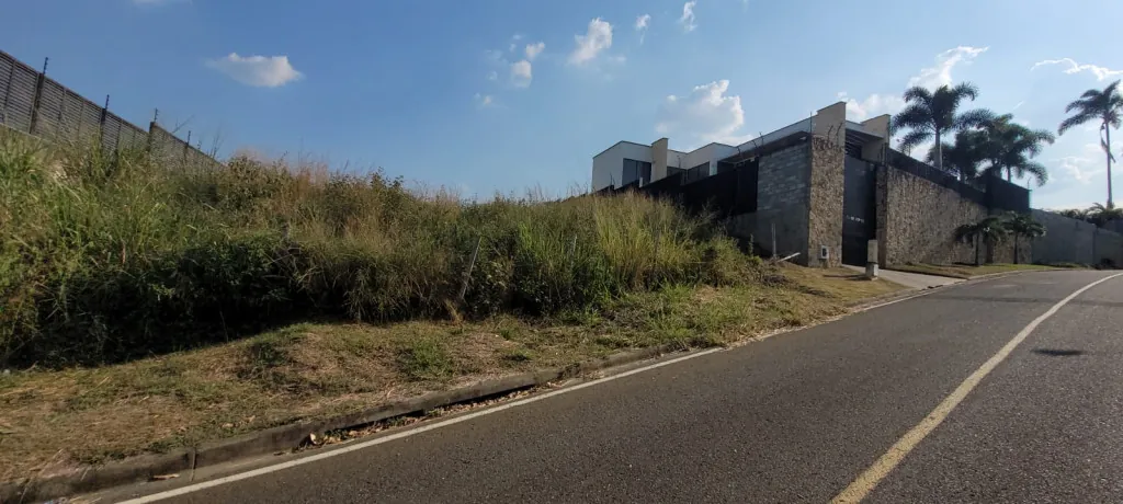 Lote en Venta en Parcelaciones Pance, La Buitrera, 1186,0 m² — CREBI
