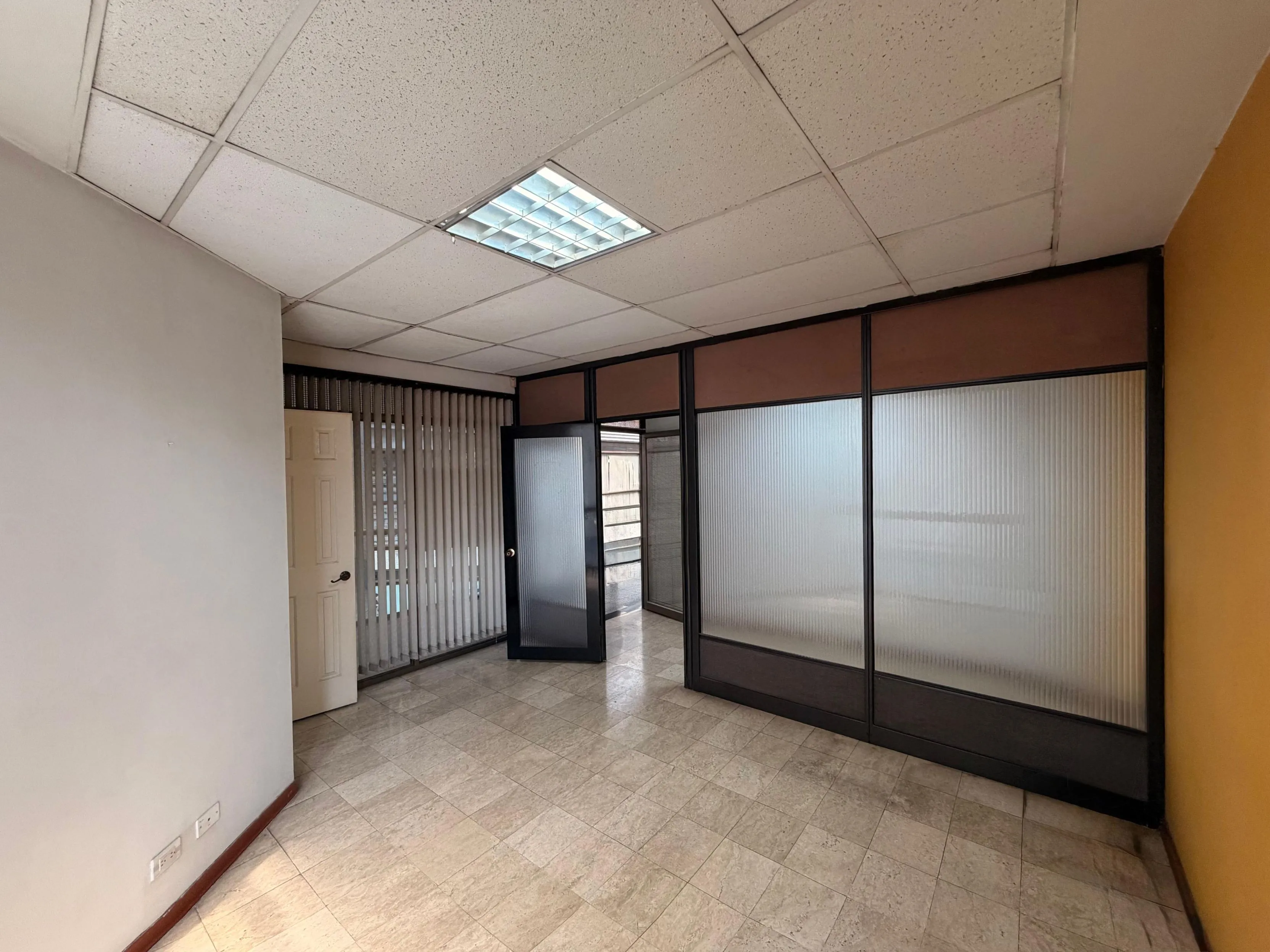 Oficina en Venta en Sector Plaza de Bolivar, Pereira, 23,0 m² — CREBI
